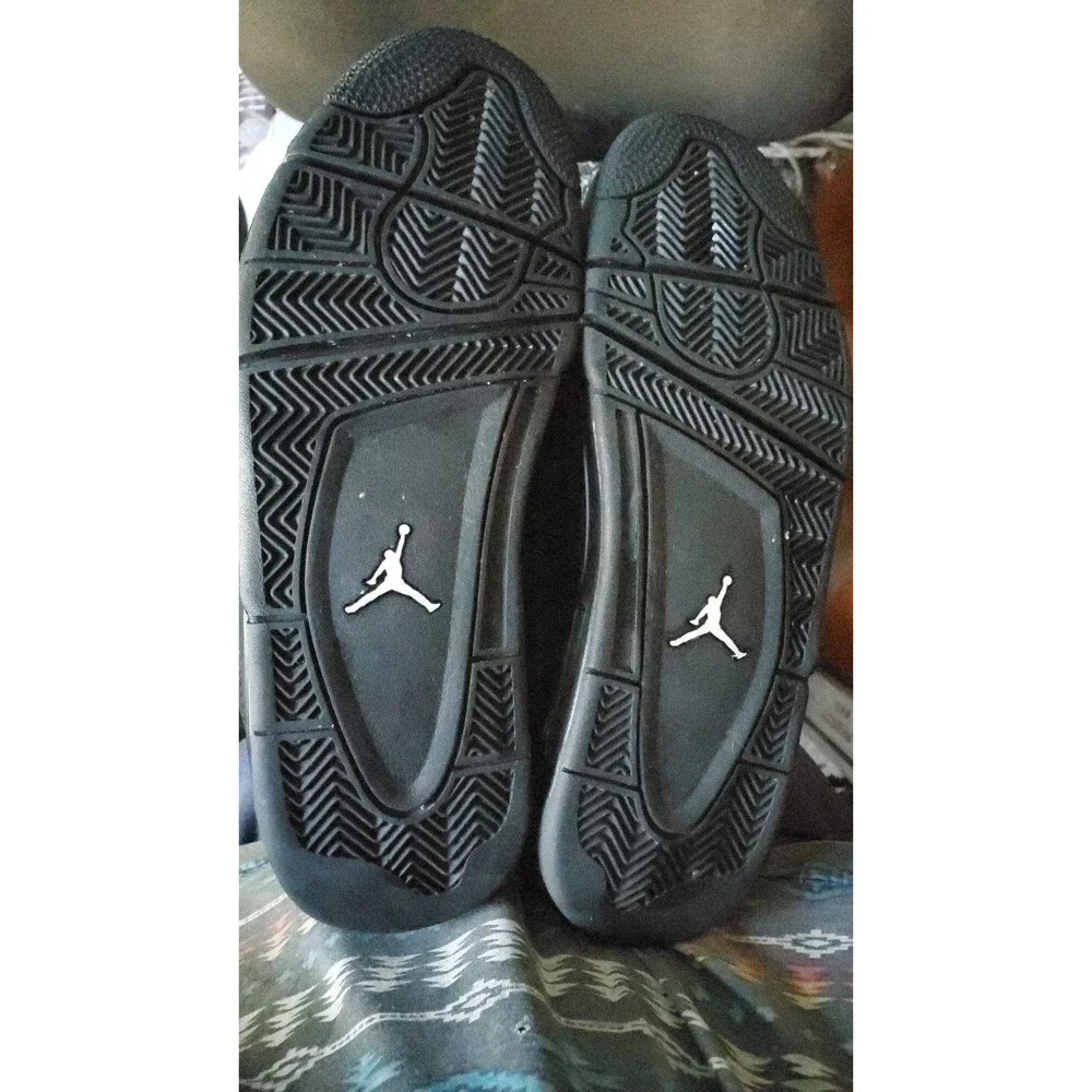 Jordan 4 Retro Black Cat. Size 8.5